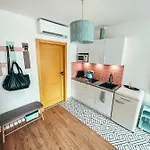 Pink Old Town Warsaw, 2 Rooms, Ac, Brand New! Daire *